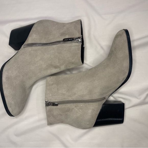Nine West Neva2 Ankle Boot women size 8.5M gray suede 3 in. heel dbl zipper NWOB - Picture 8 of 12